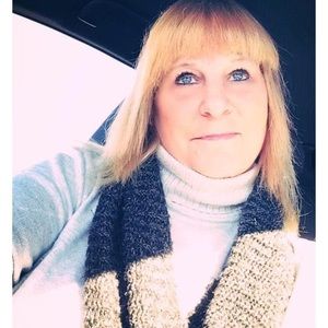 Meet your Posher, Cyndi anne